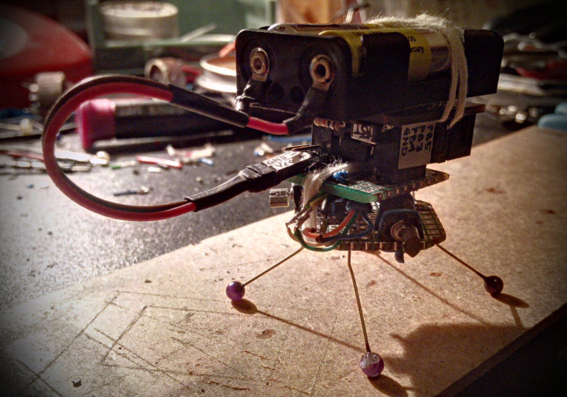 Tinusaur powered vibrating robot