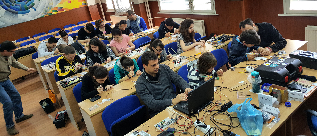 Another two-day workshop about microcontrollers, soldering and Tinusaur